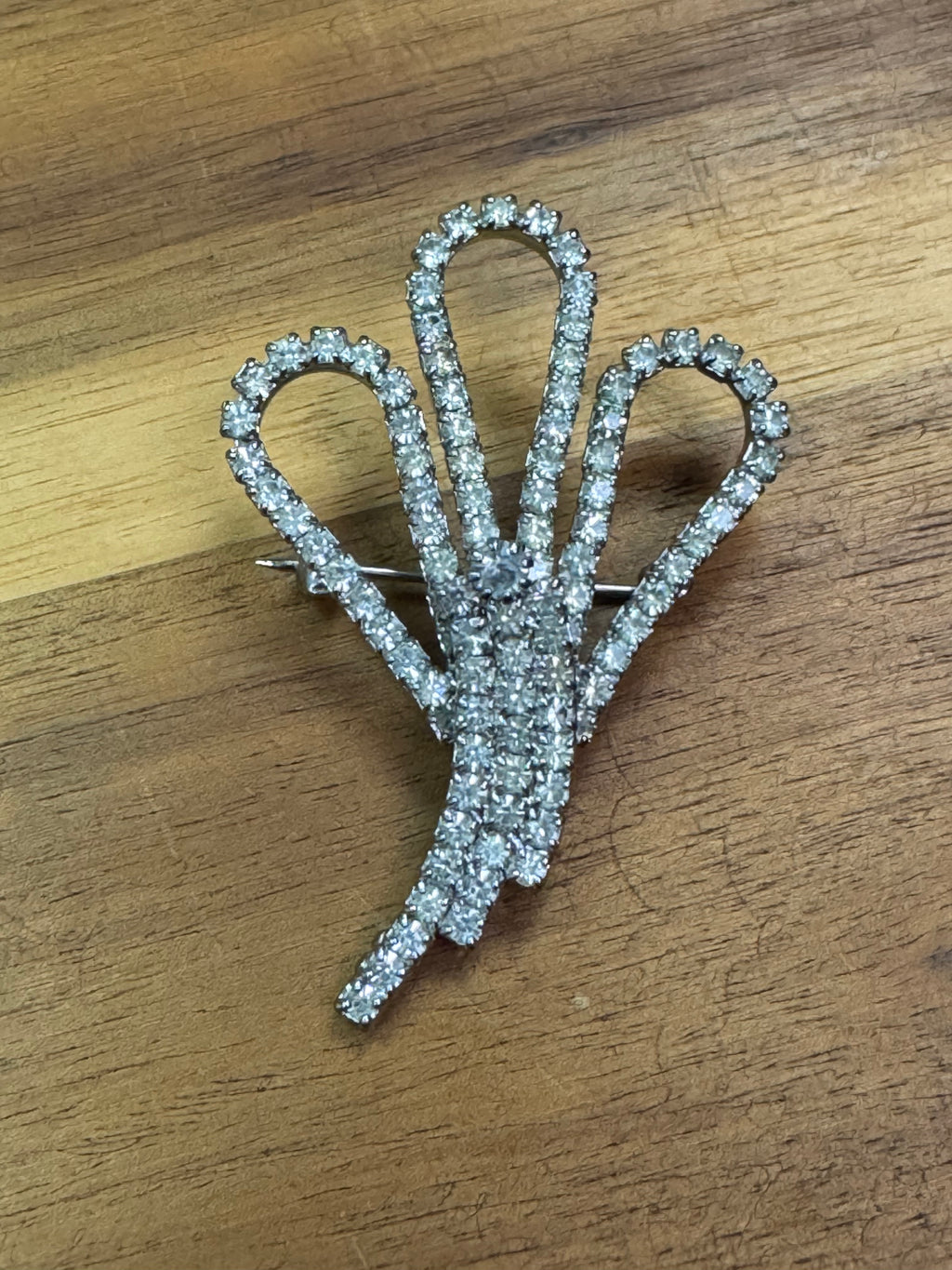 VTG Beautiful Brooch