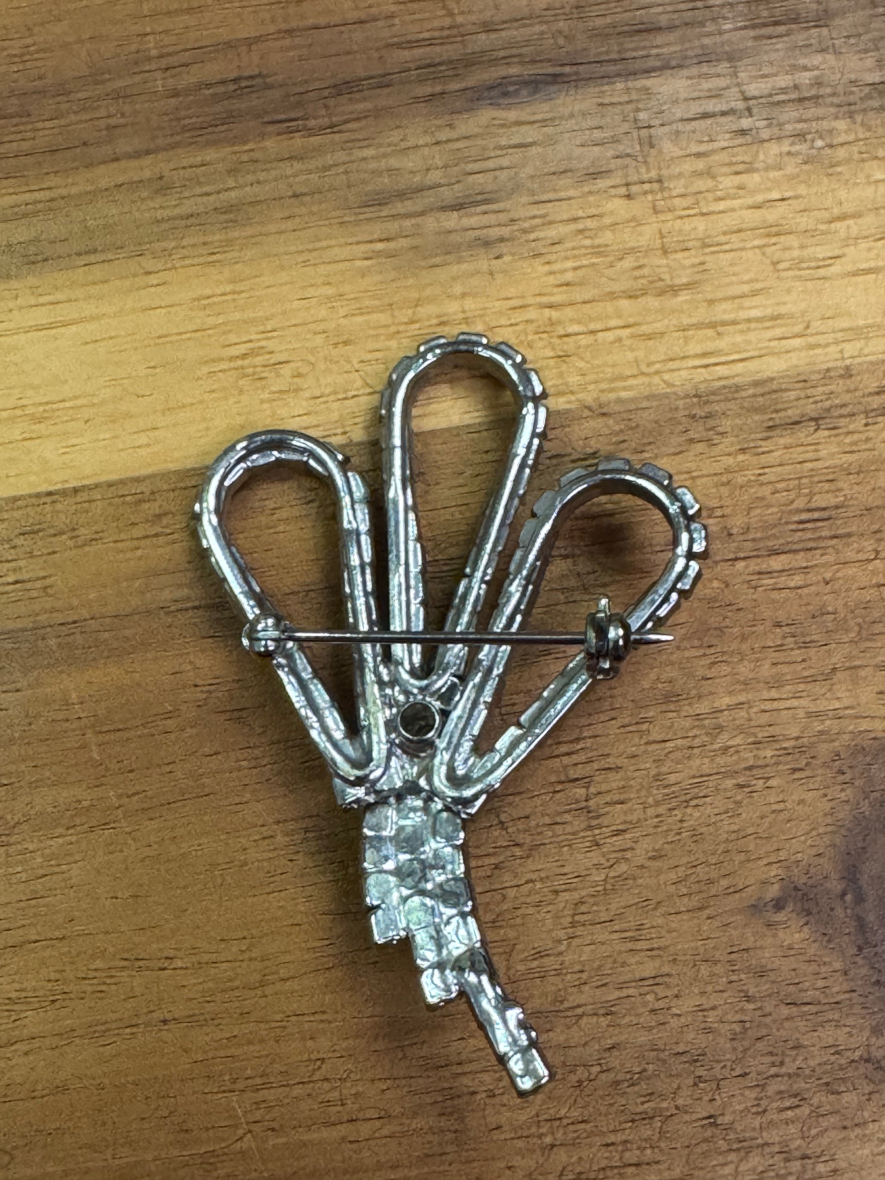 VTG Beautiful Brooch