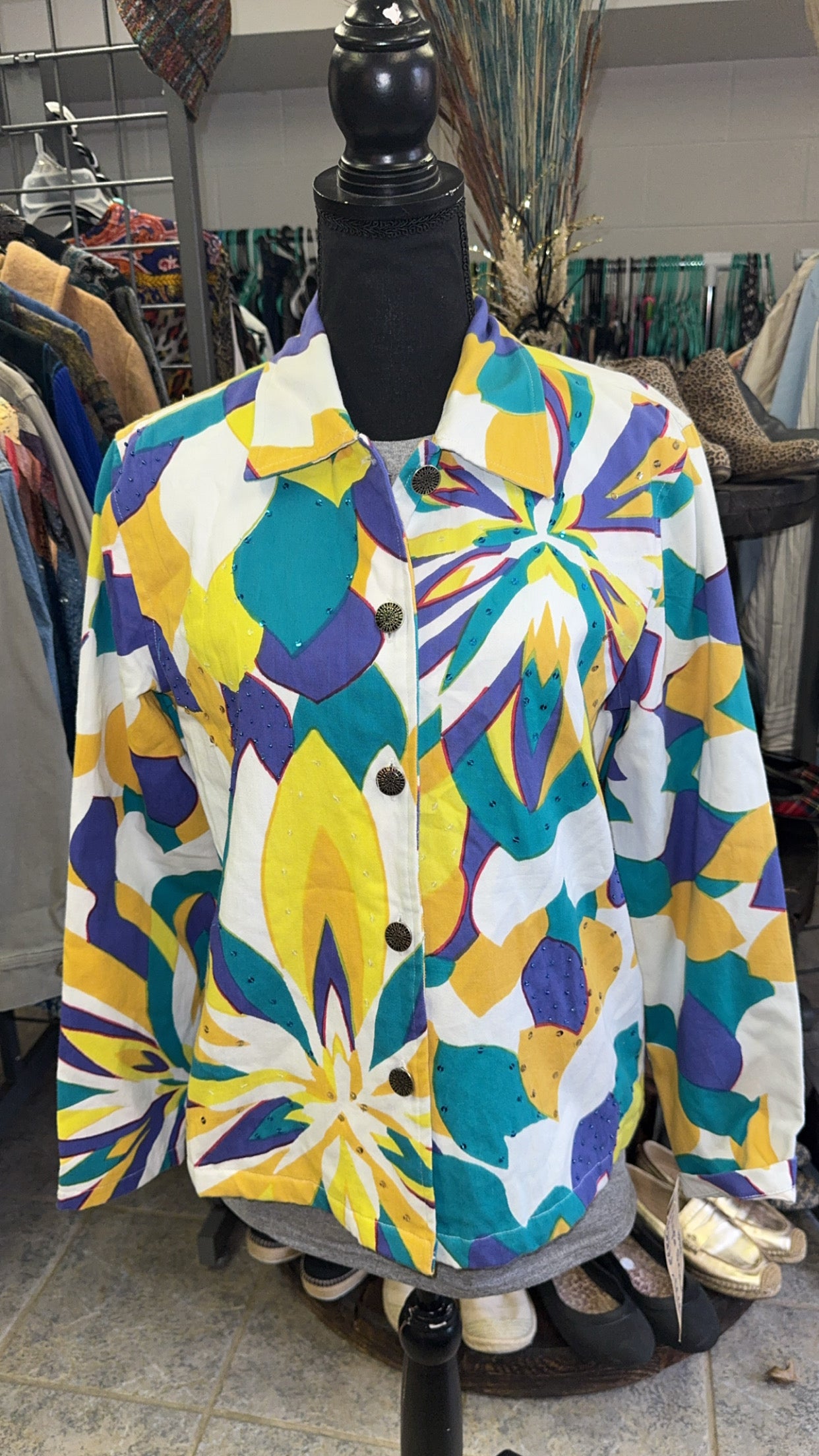 Vintage Life Style Button Top size medium