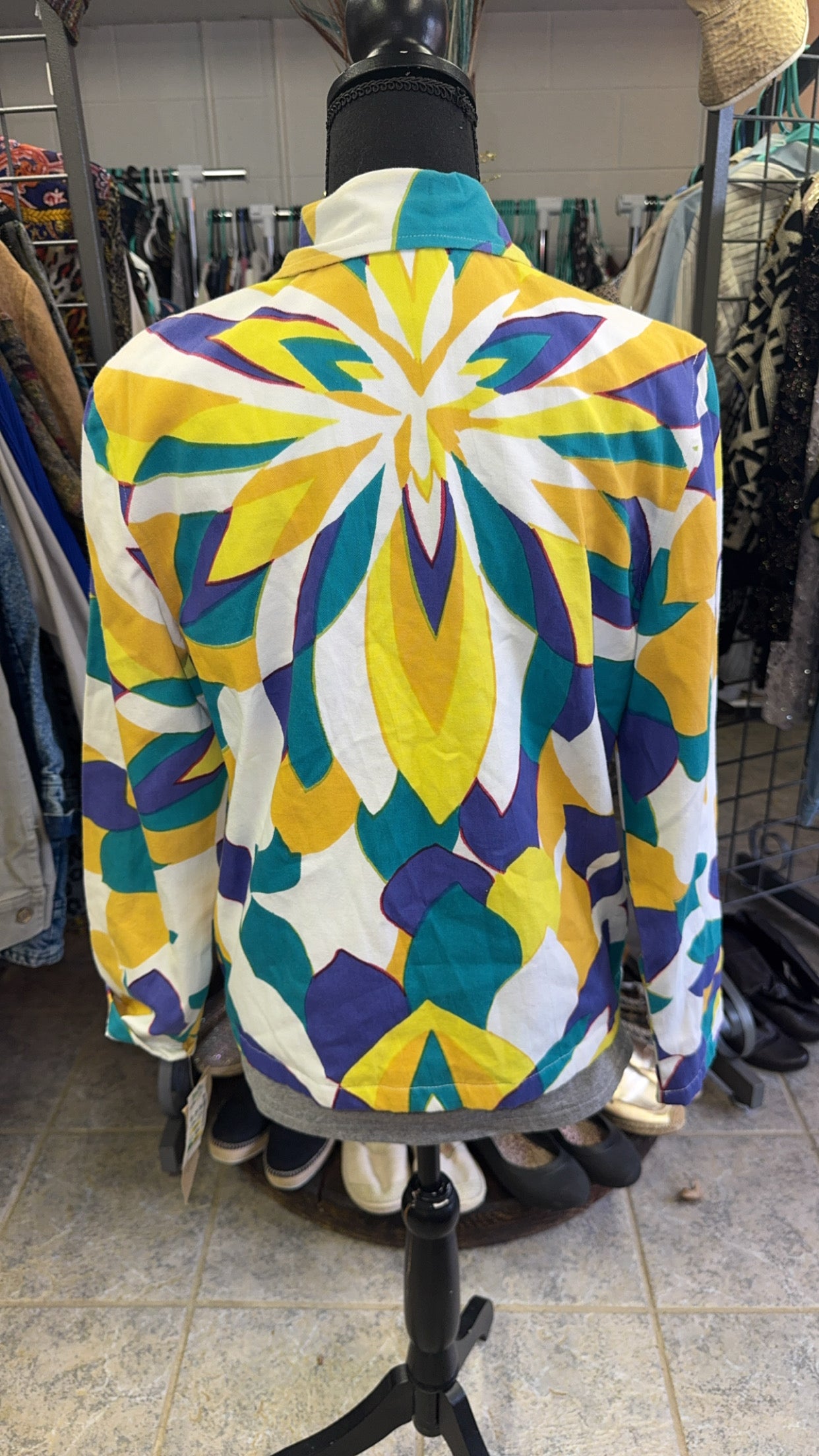 Vintage Life Style Button Top size medium